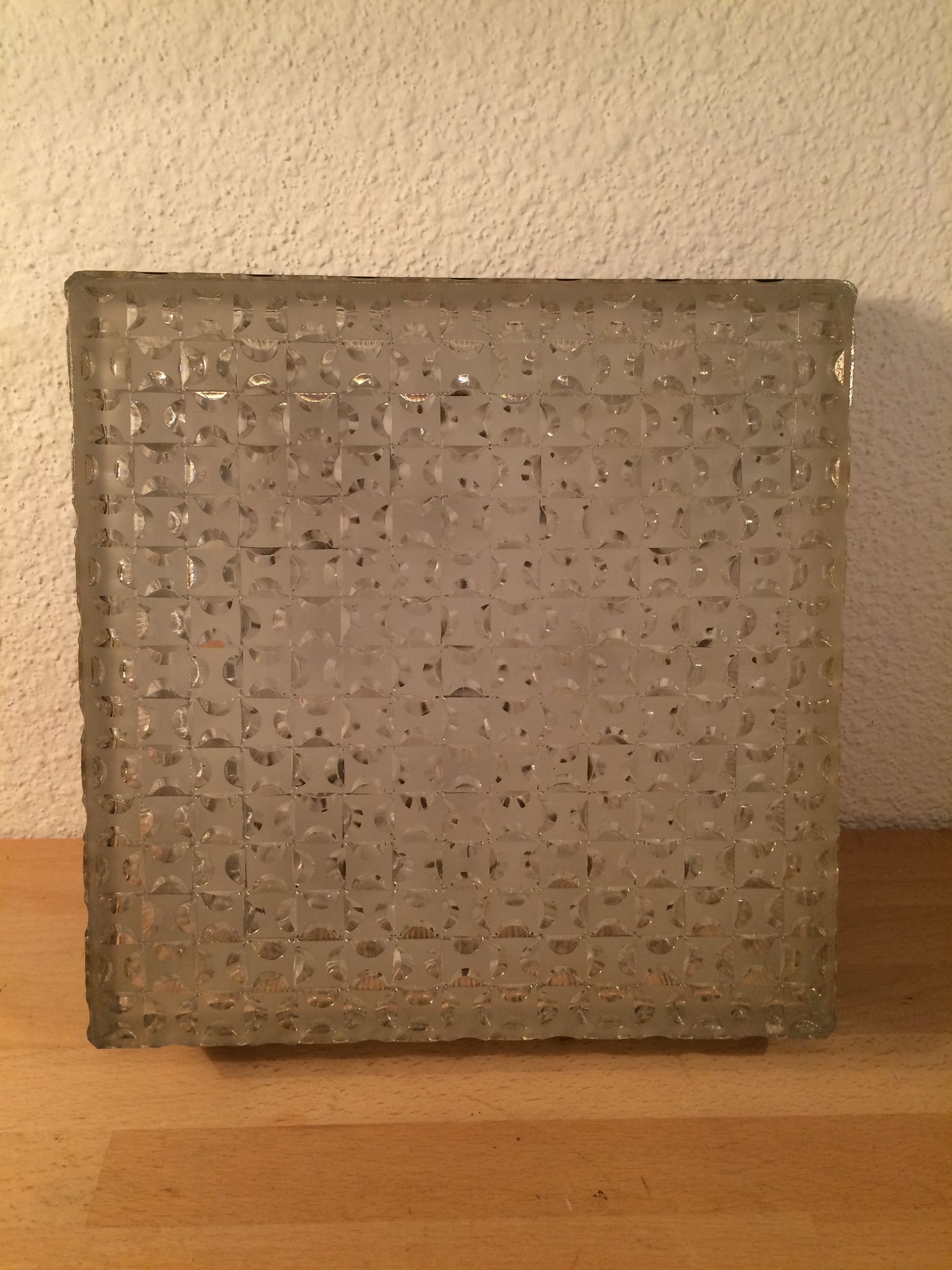 Applique Holophane carrée 31 cm verre ciselé années 50, plafonnier