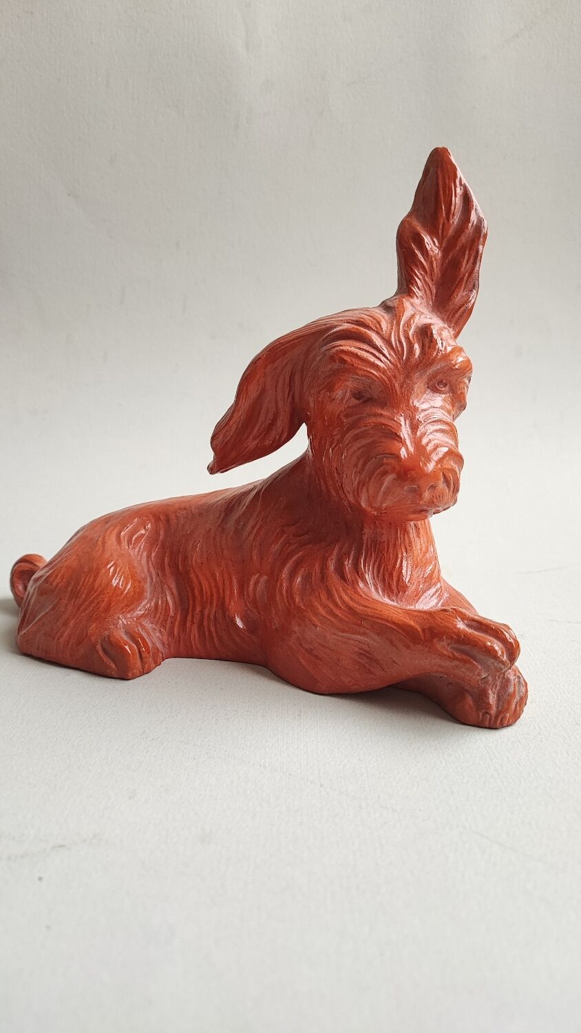 Chien en terre cuite