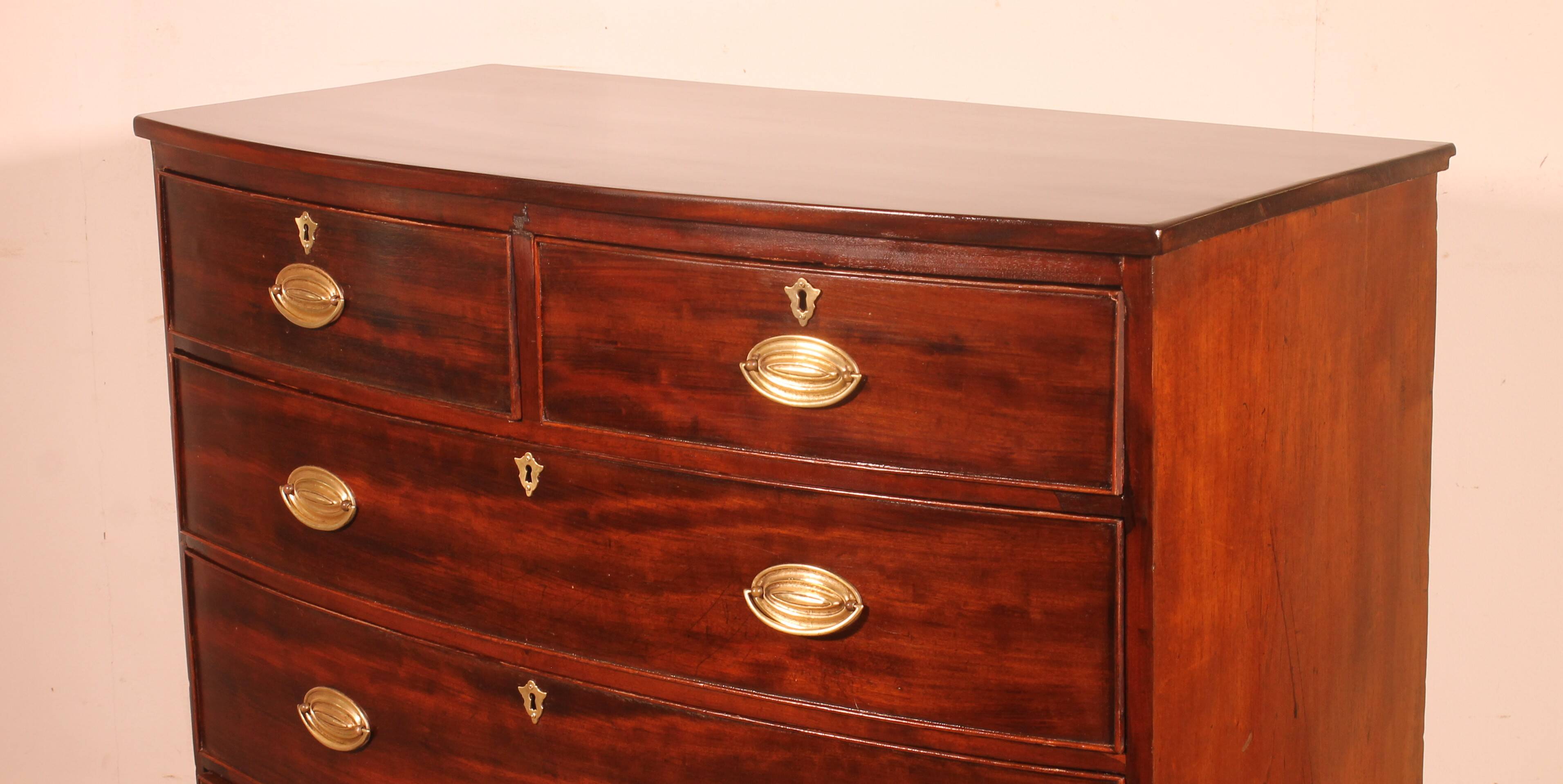 commode bombée en acajou du début du 19° siècle