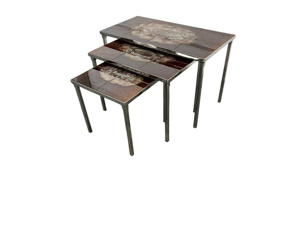 Ensemble de 3 tables gigognes vintage / tables d'appoint avec céramique