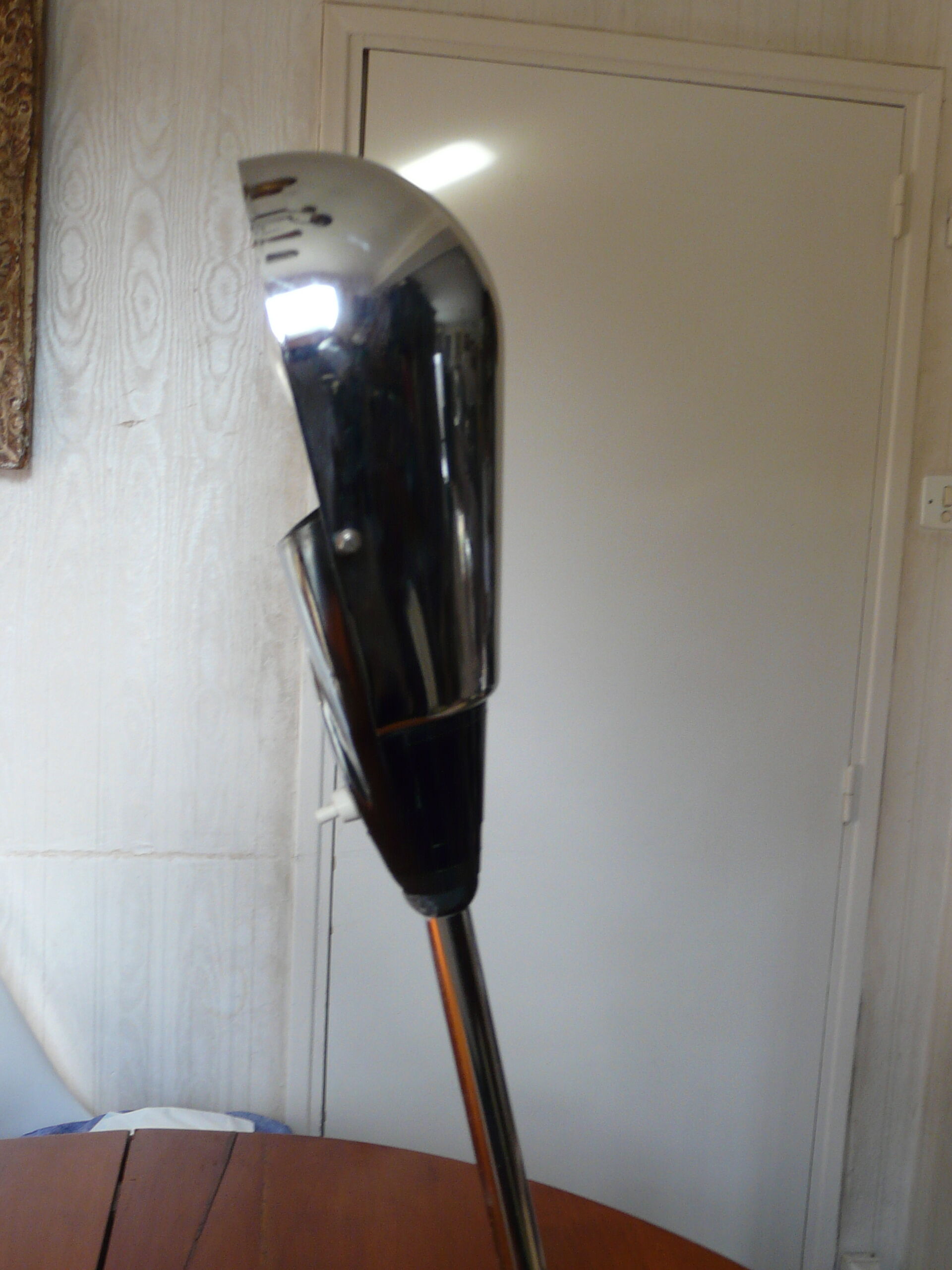 Chrome 60/70 metal articulated desk lamp