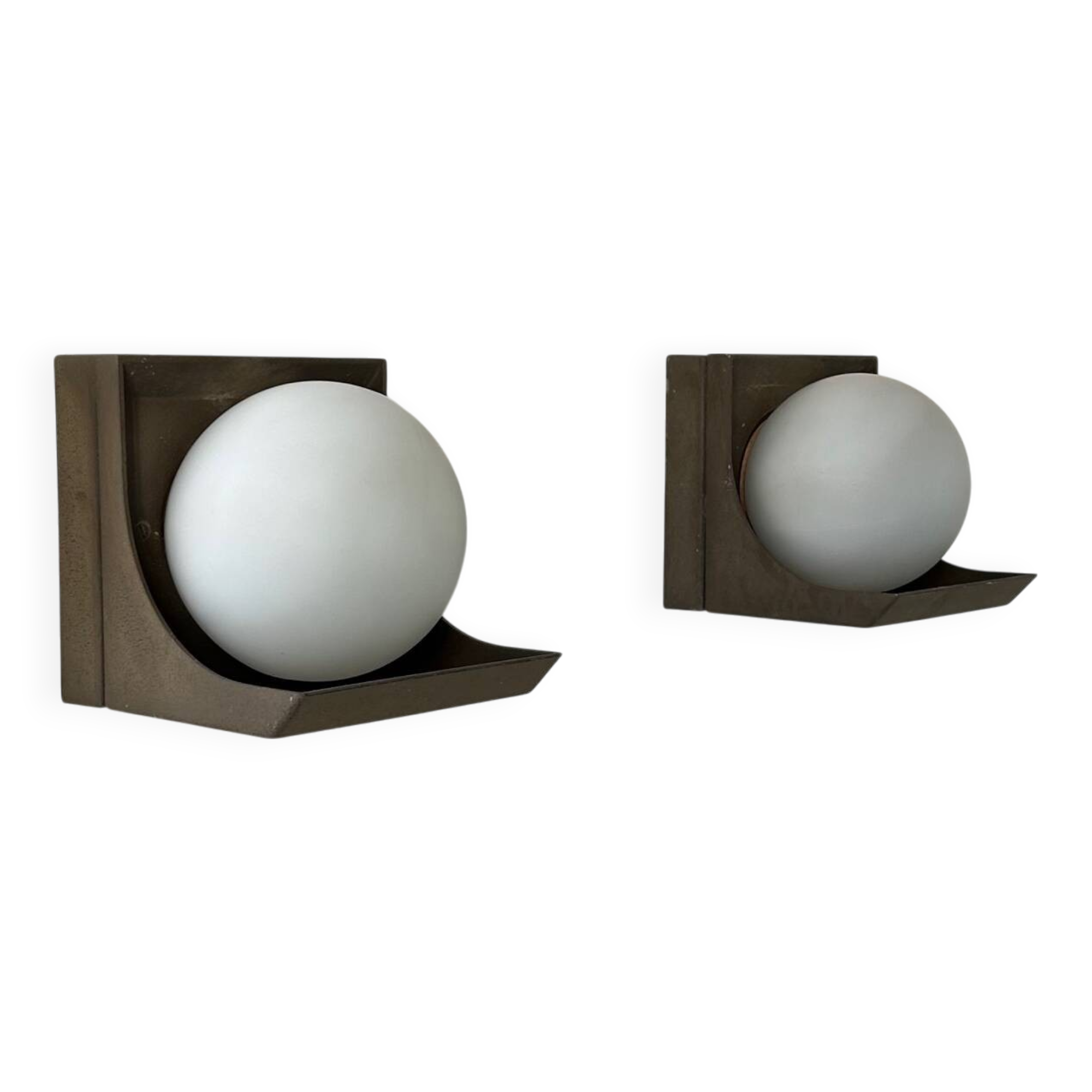 Pair of vintage wall lights, RAAK W1804, brown Bakelite and opaline, Netherlands