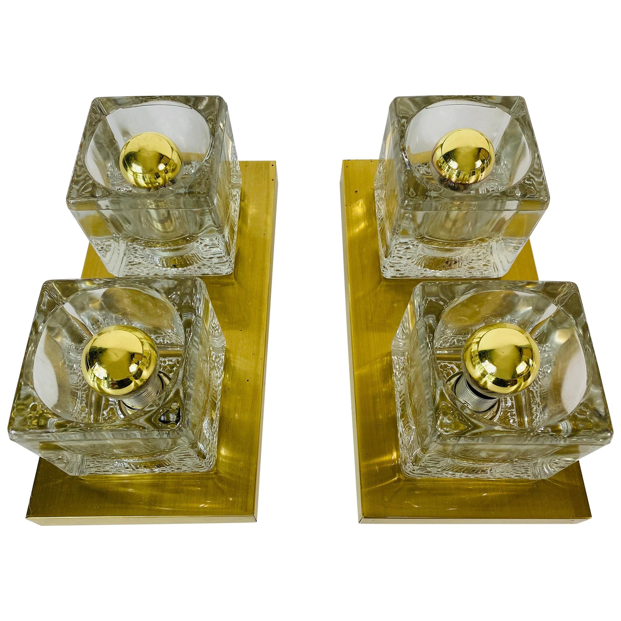 Applique à cube en laiton et verre givré de Peill & Putzler 1970