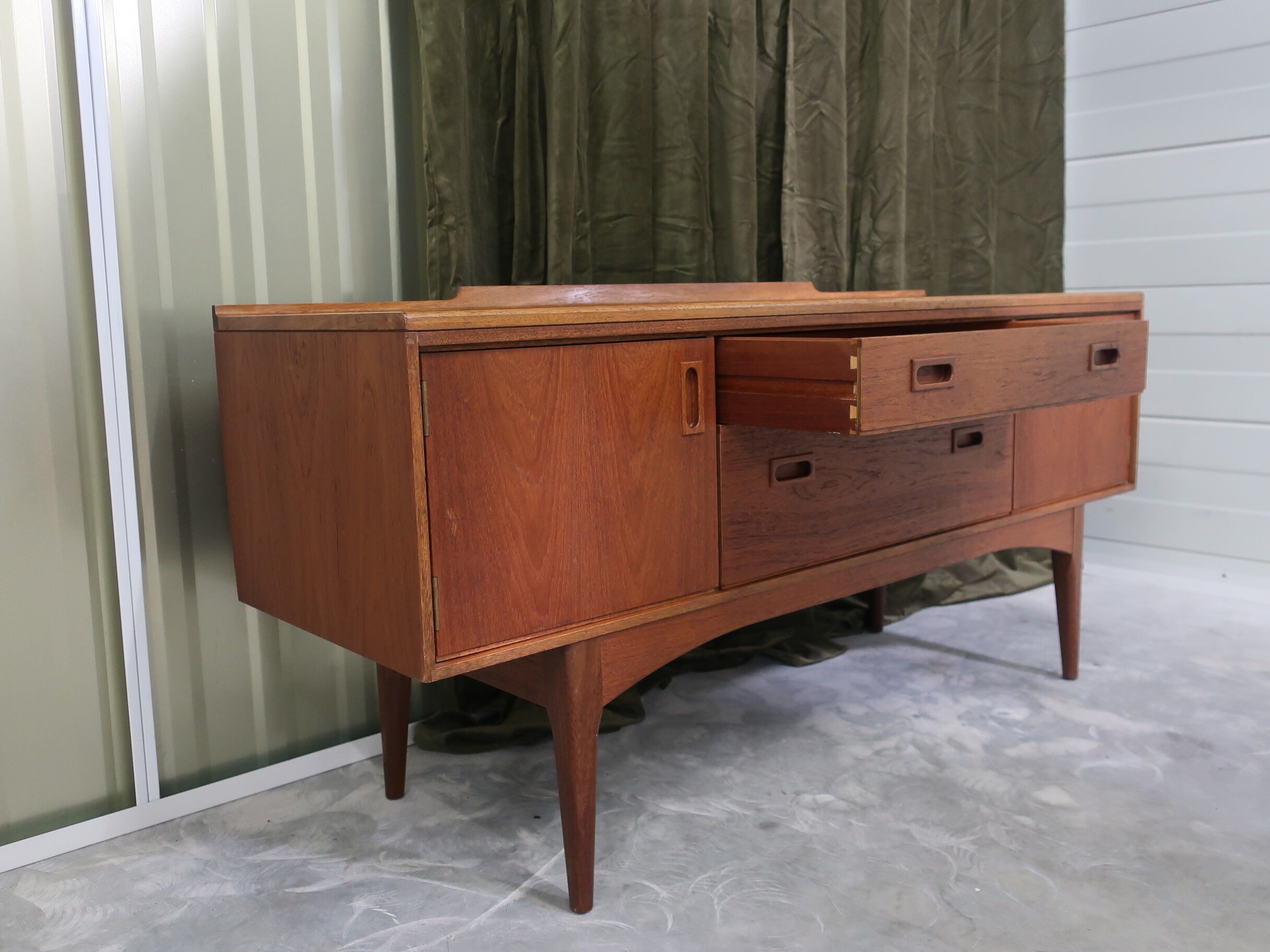 Small teak thread from the 60s