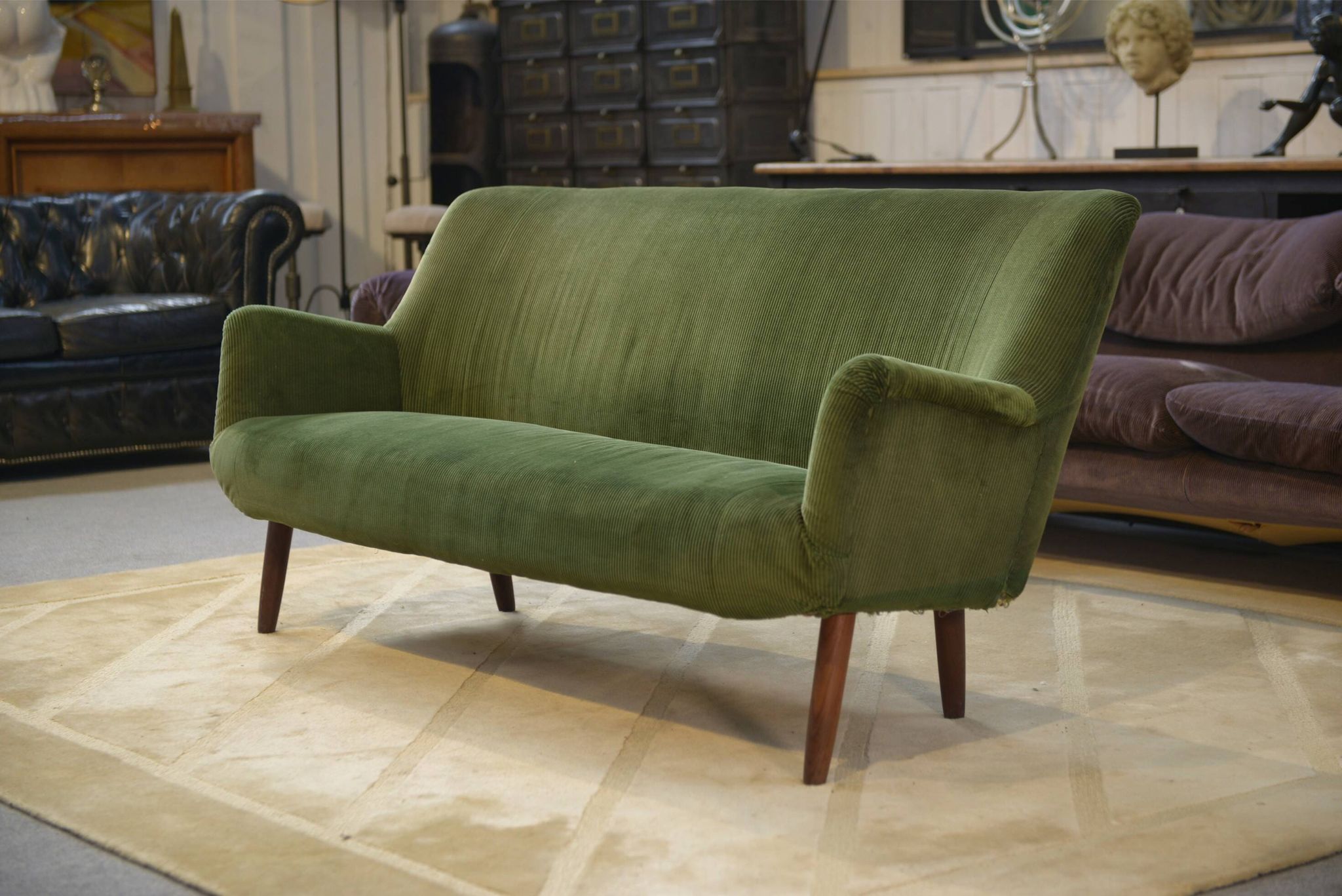Green velvet canapé 1960s