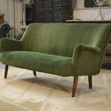 Green velvet canapé 1960s