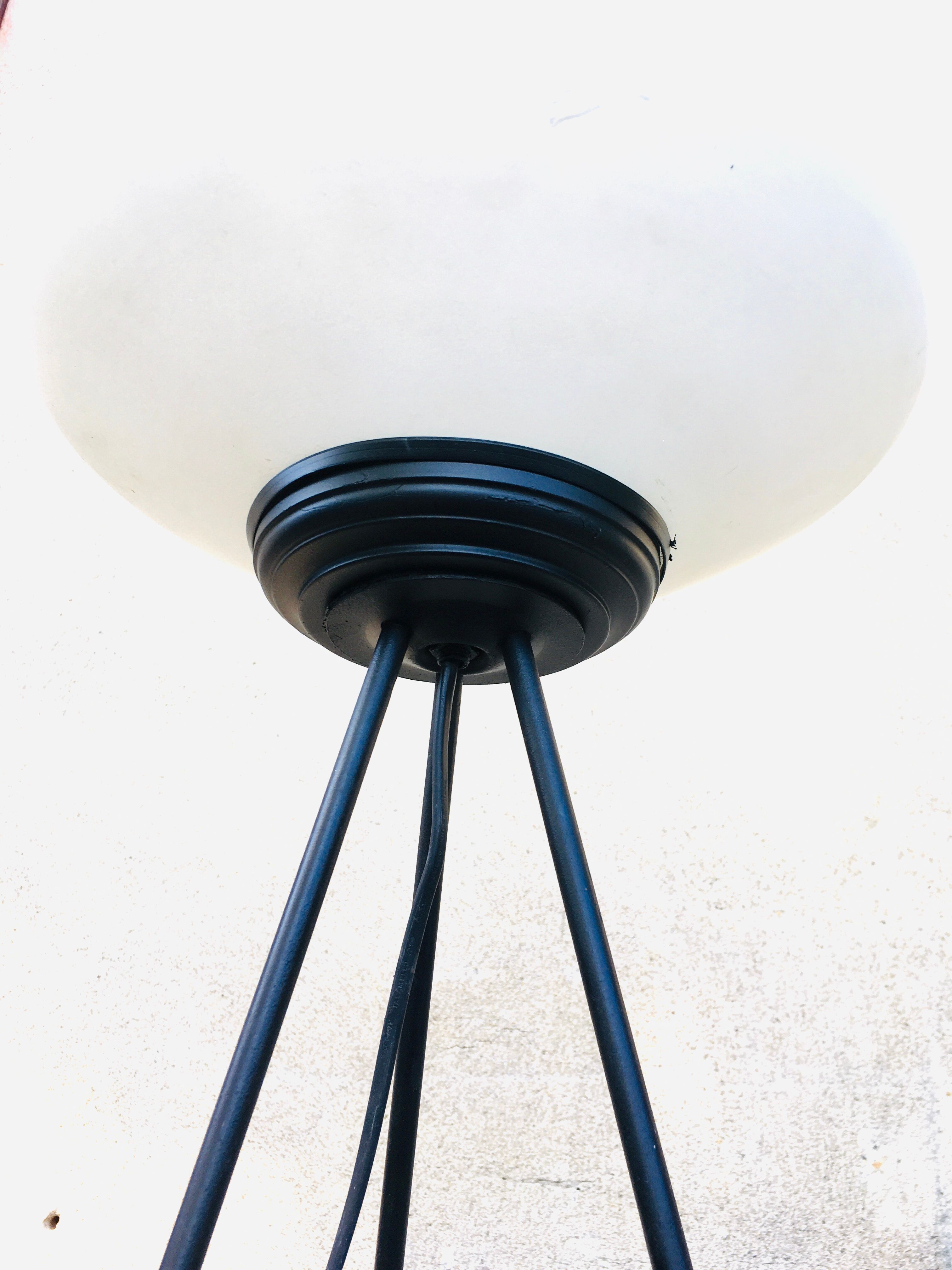 Tripod lamp from the 1950s
