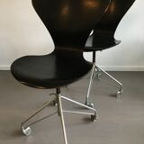 3117  chairs by Arne Jacobsen for Fritz Hansen