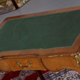 Writing table in gilded wood and Walnut Louis VI