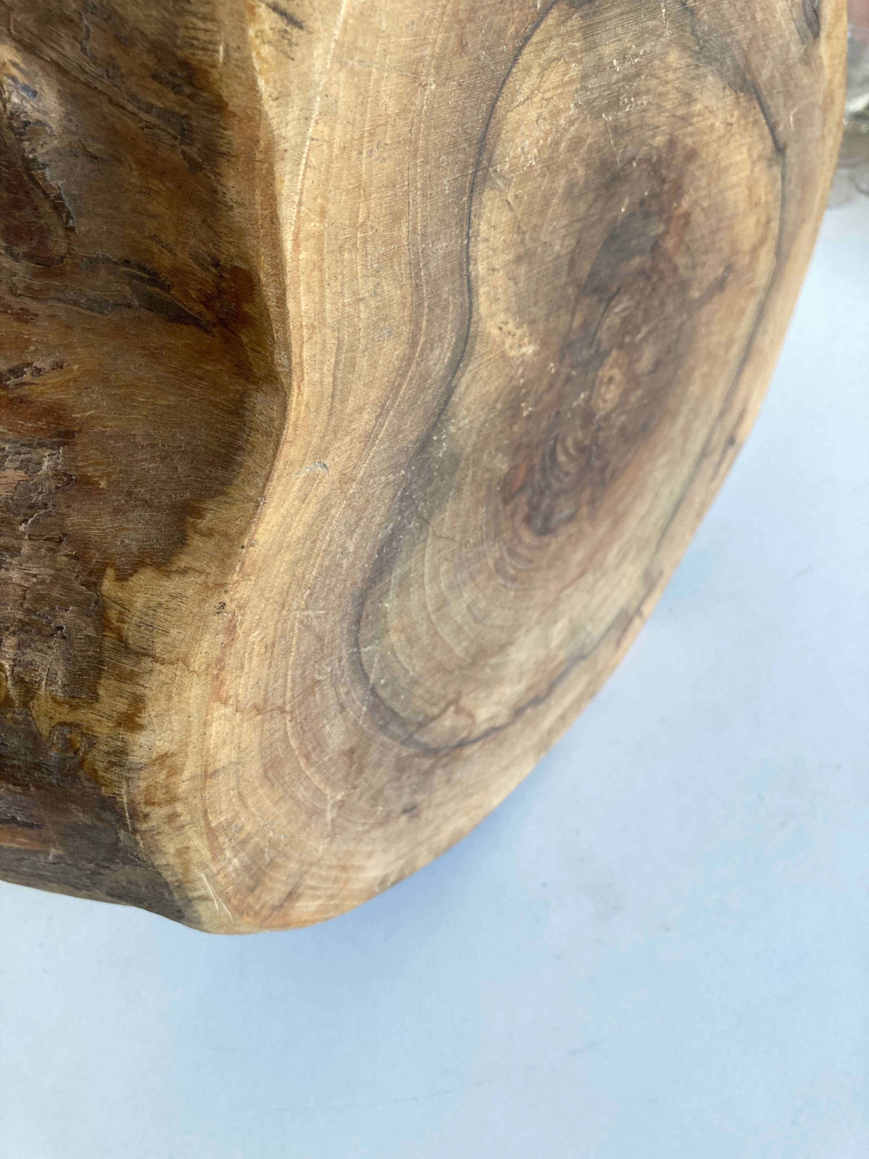 Tabouret de campagne en bois brut d'orme massif