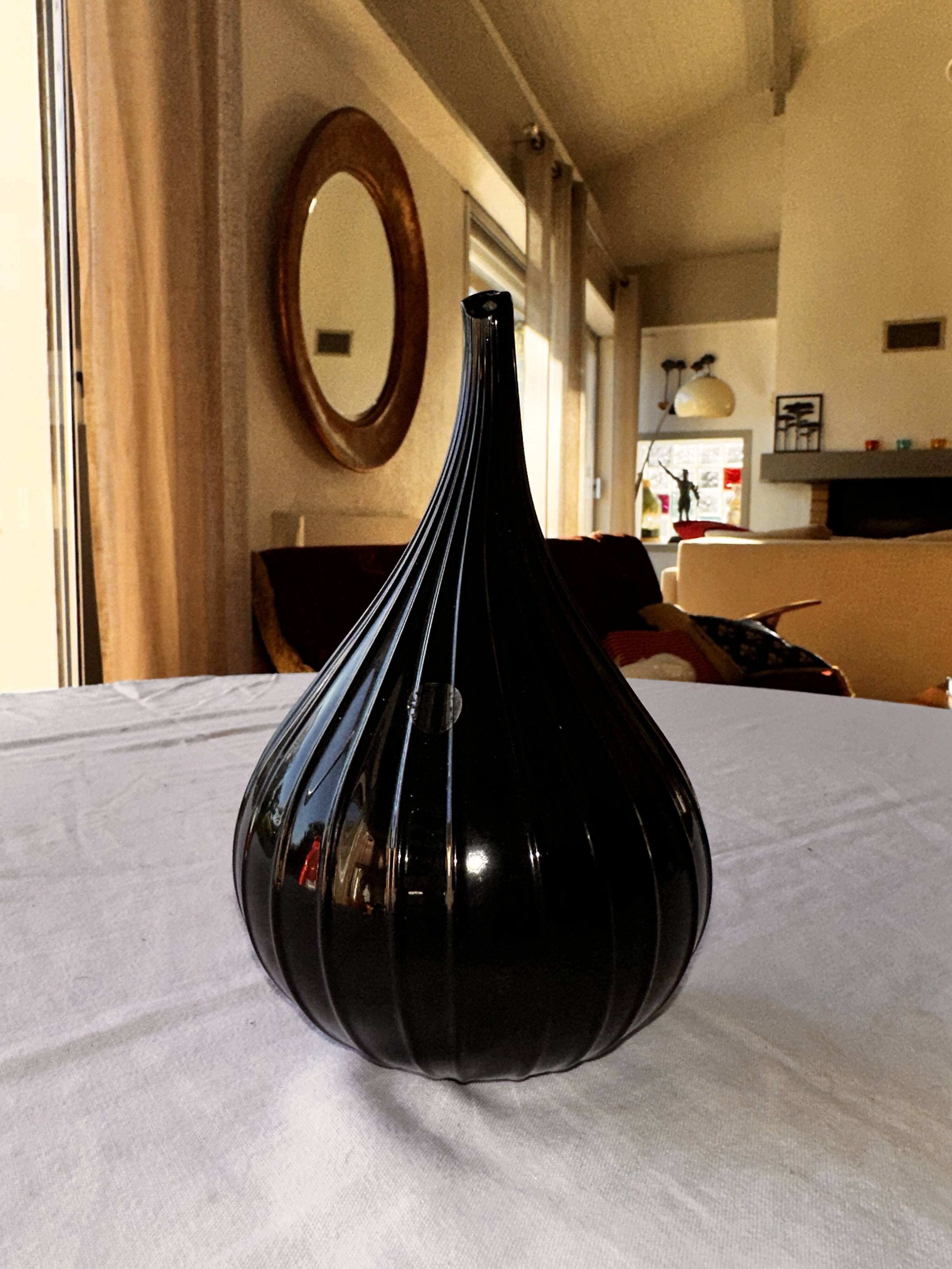 Small black Salviati vase