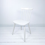 Chaise vintage blanche en bois