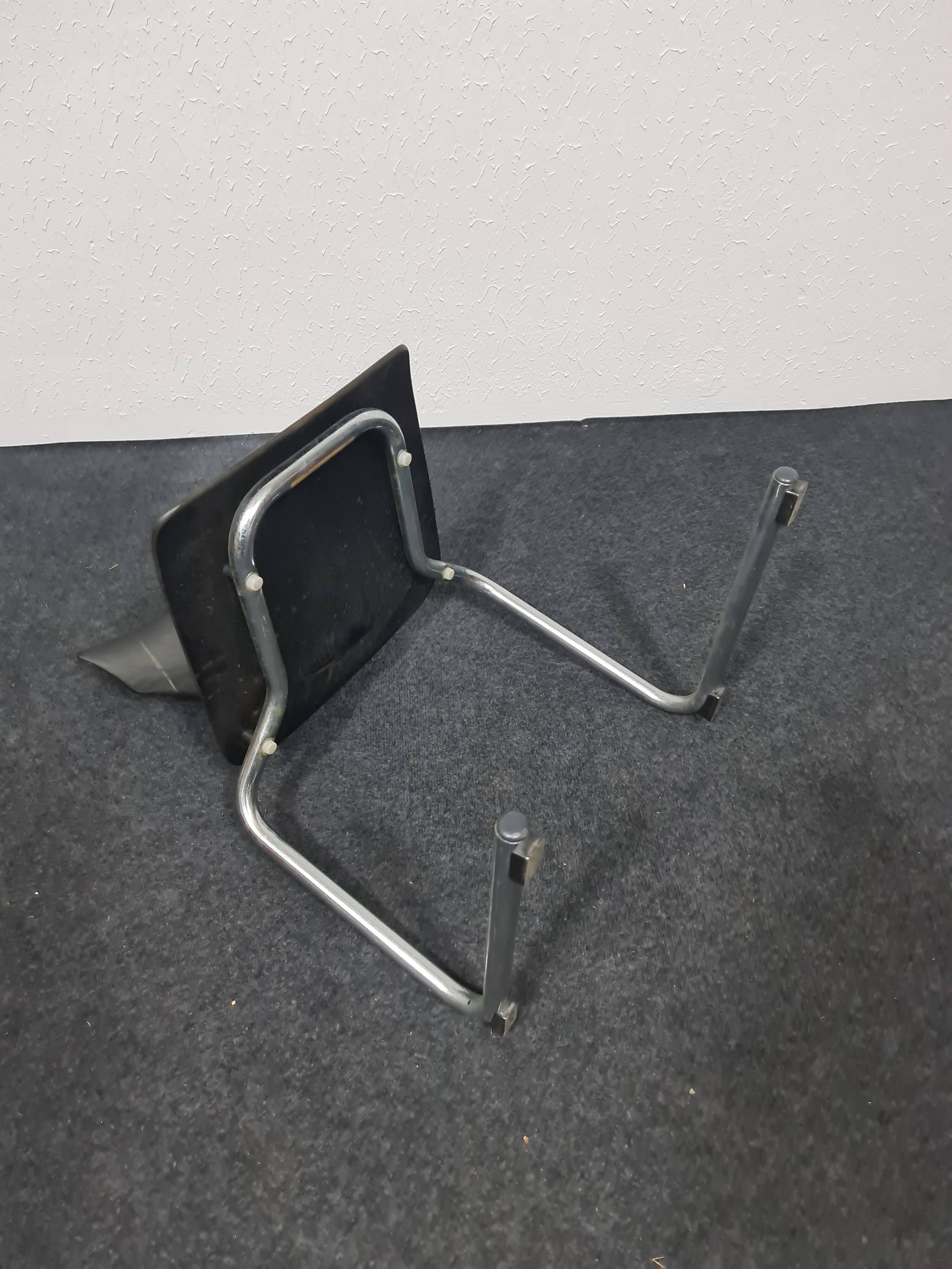 Vintage Flottoto tubular framed stacking chair
