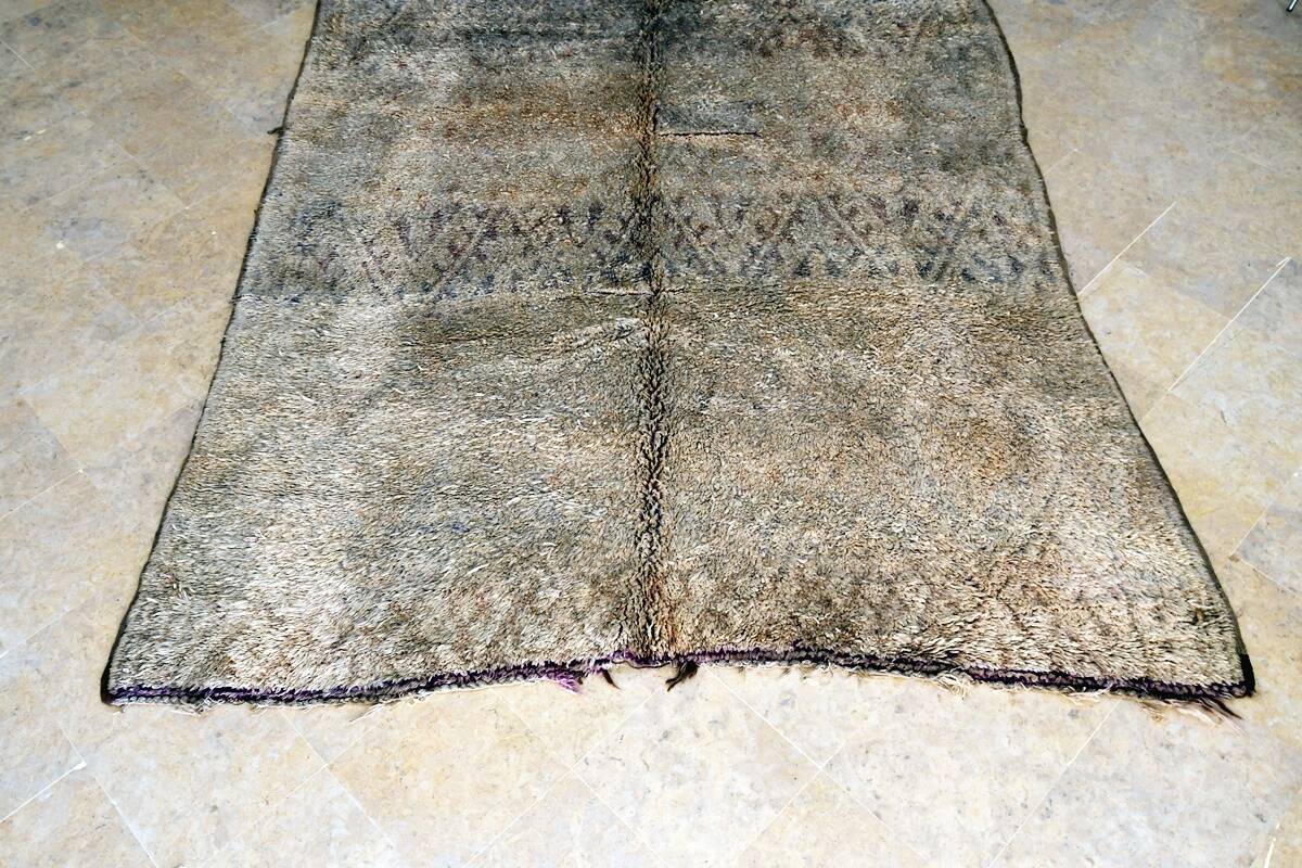 Vintage Moroccan Berber rug 303 x 210 cm
