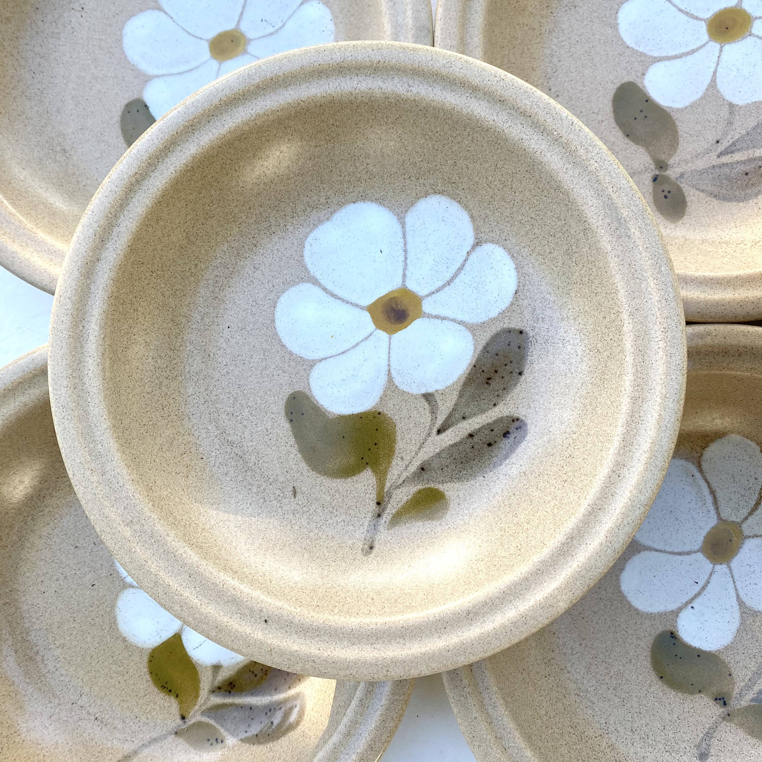 Saint Amand flowered soup plates