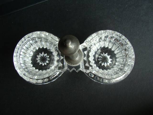 Double salt cellar in crystal and tin