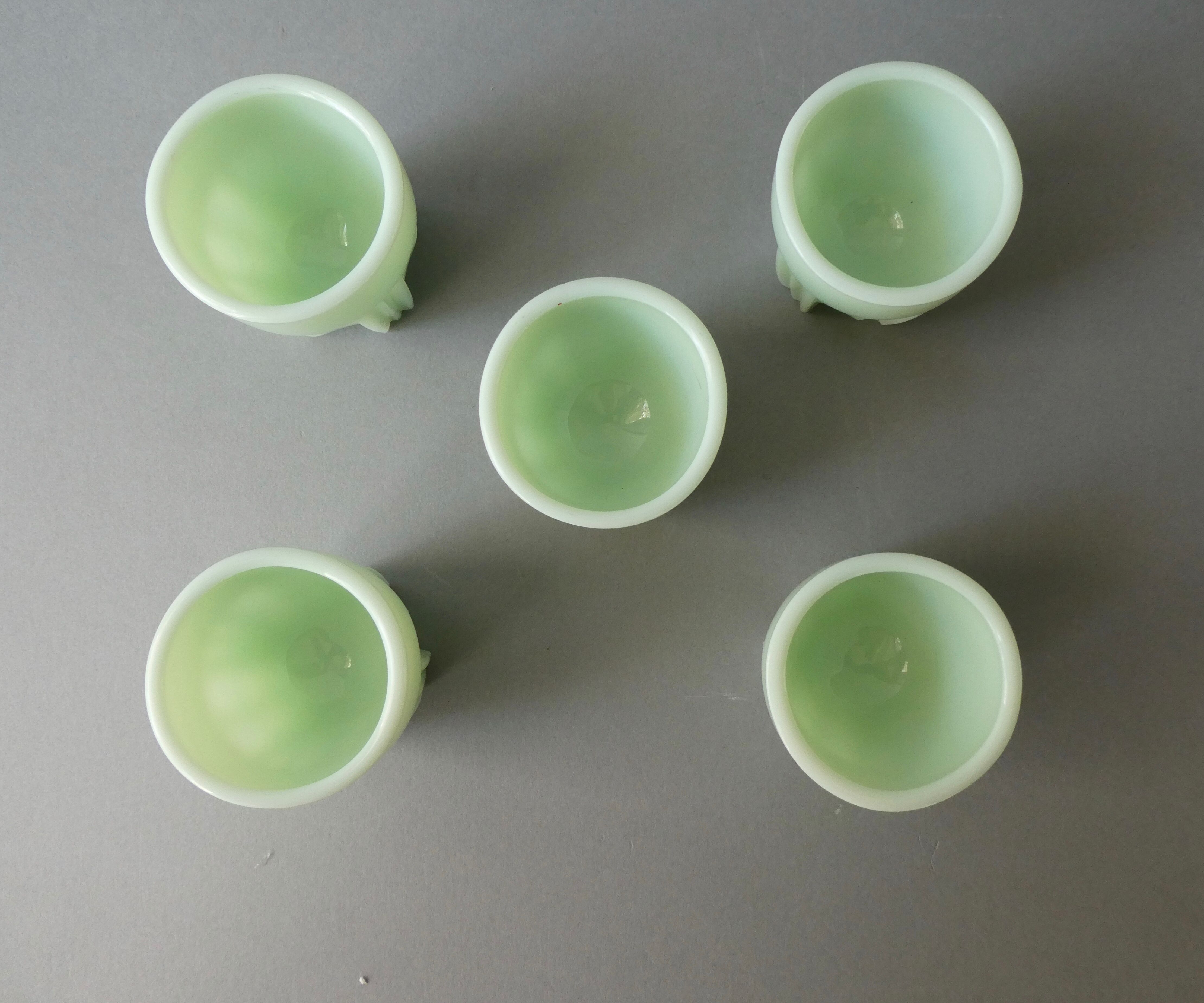 Lot of 5 cockroaches in green opaline, 40-50 years