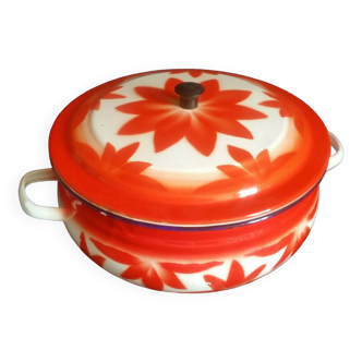 Old enamelled sheet soup tureen, China