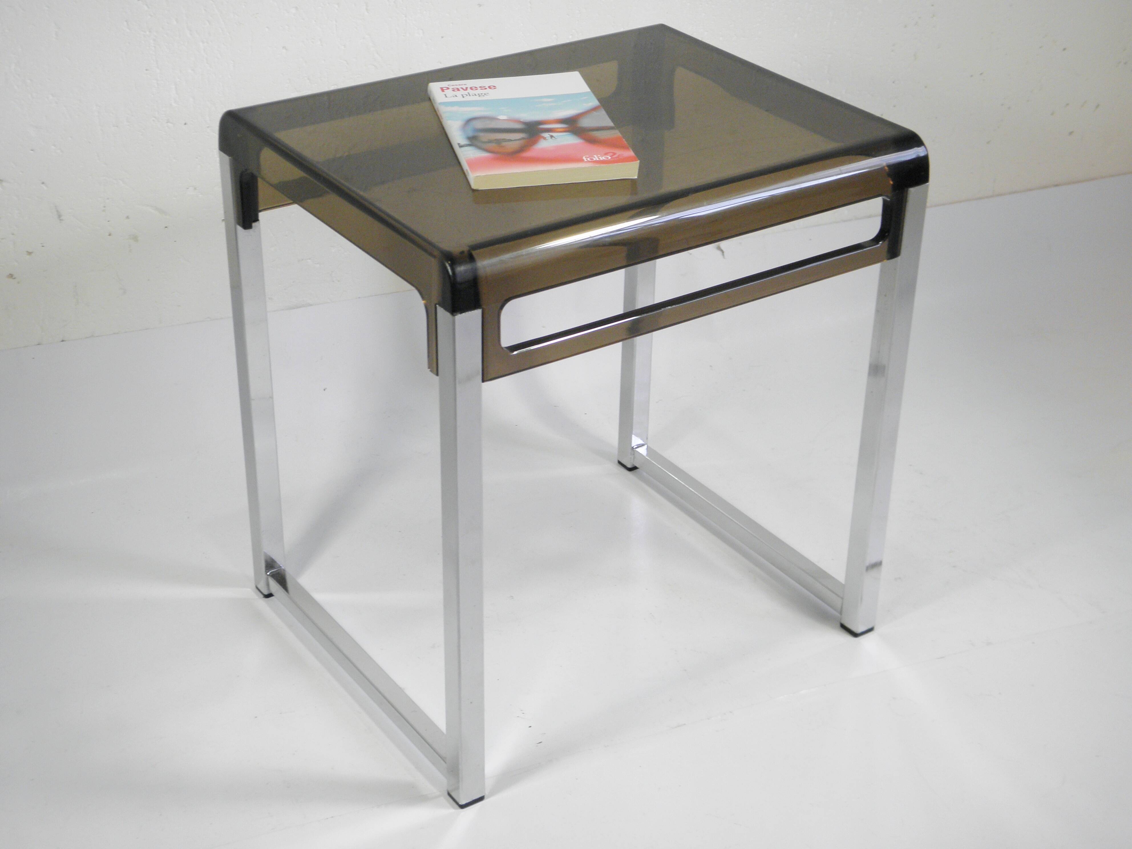 Table basse plexiglas et chrome - design 1970