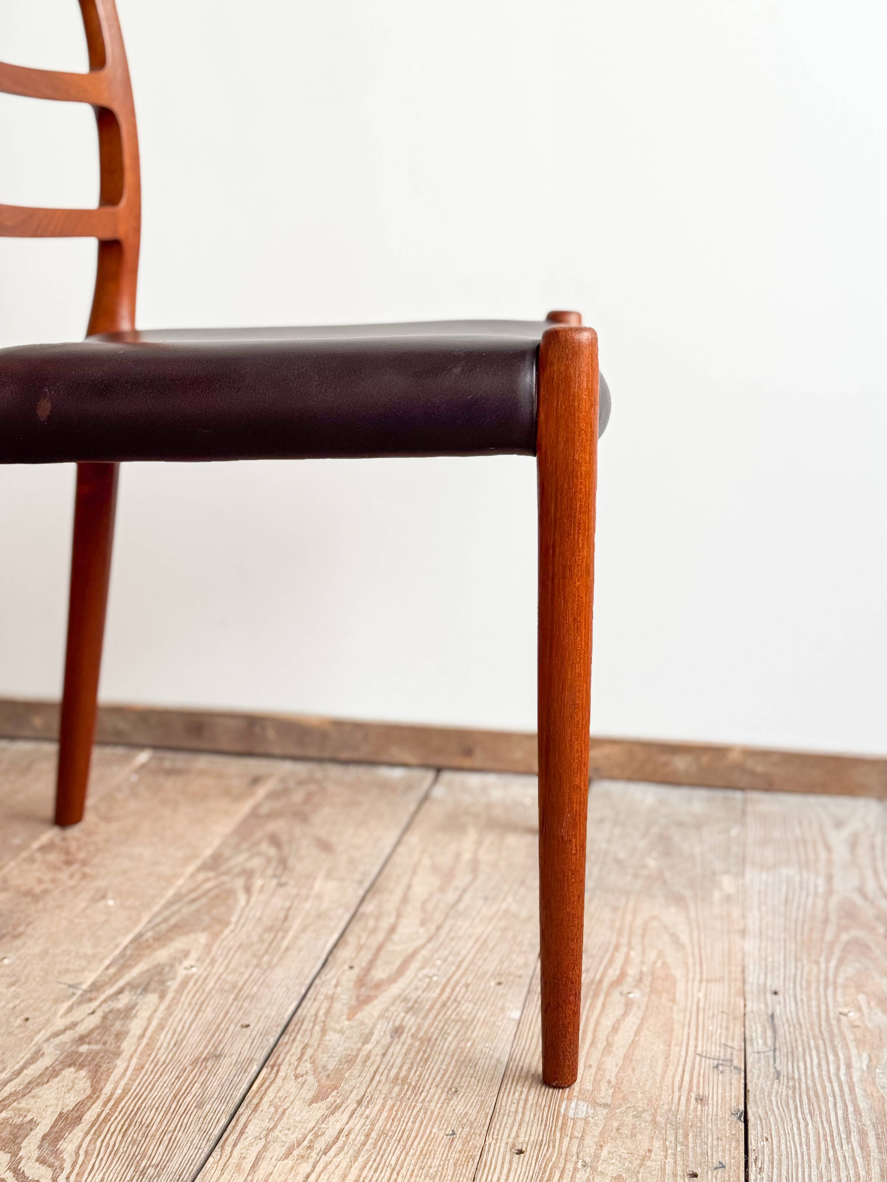 Ensemble de 6 chaises modèle 82 en teck par Niels O. Møller, Danemark