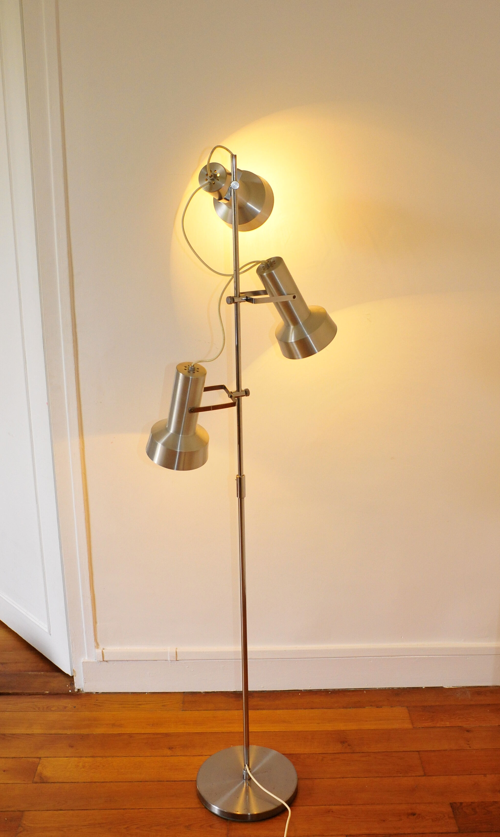 Floor lamp 3 brushed aluminum spots dating from the 70s_ Space Age