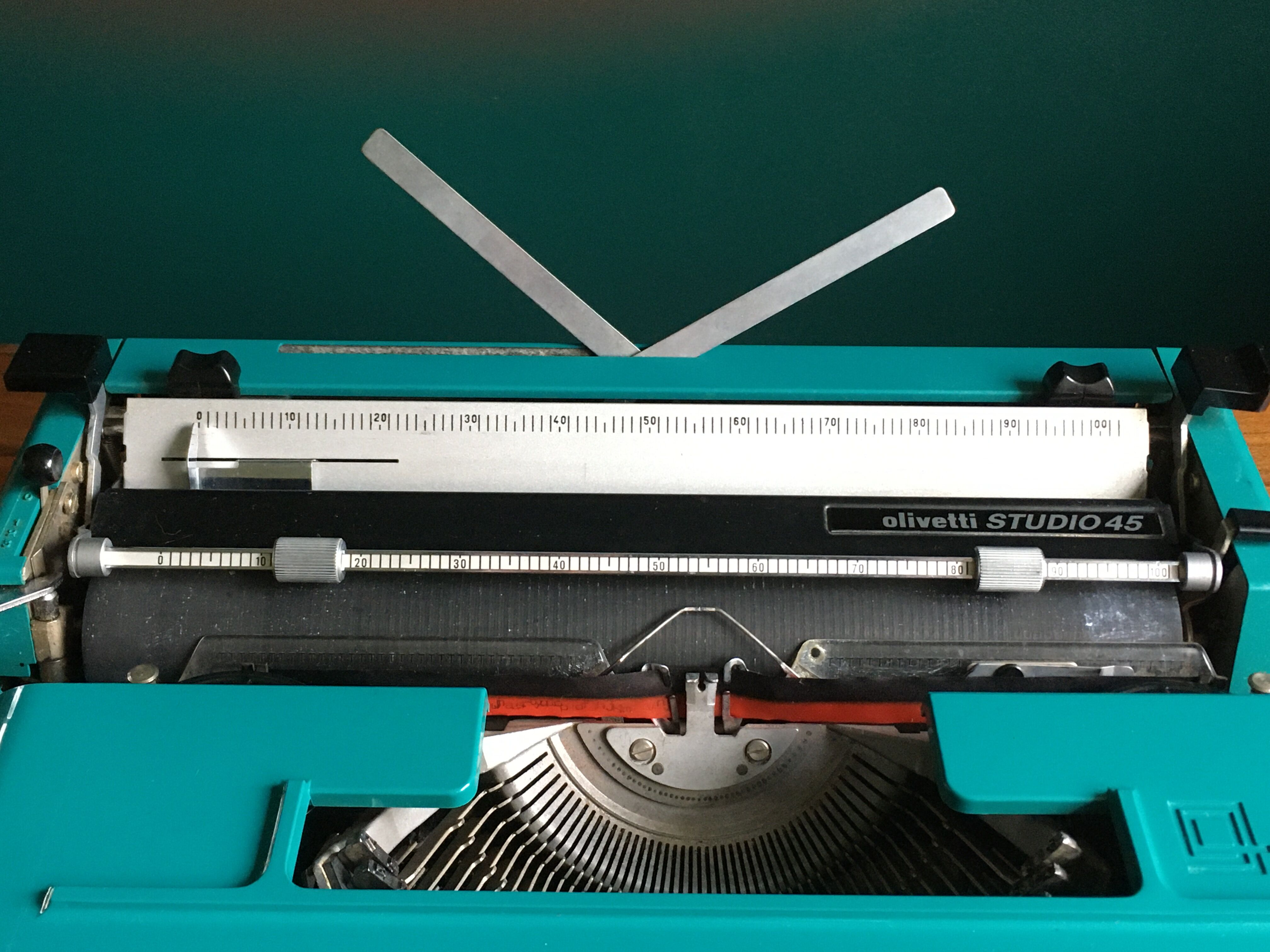 Machine à écrire vintage vert émeraude Olivetti Studio