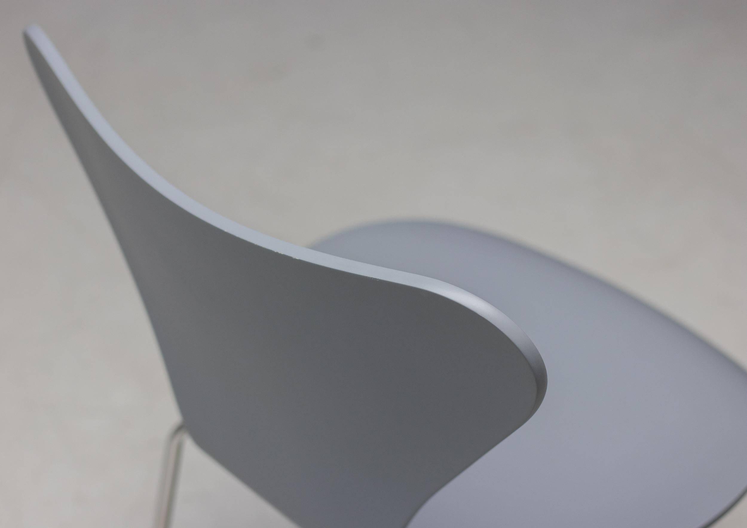 Chaise Arne Jacobsen Série 7 signée par Maarten Baas en édition limitée