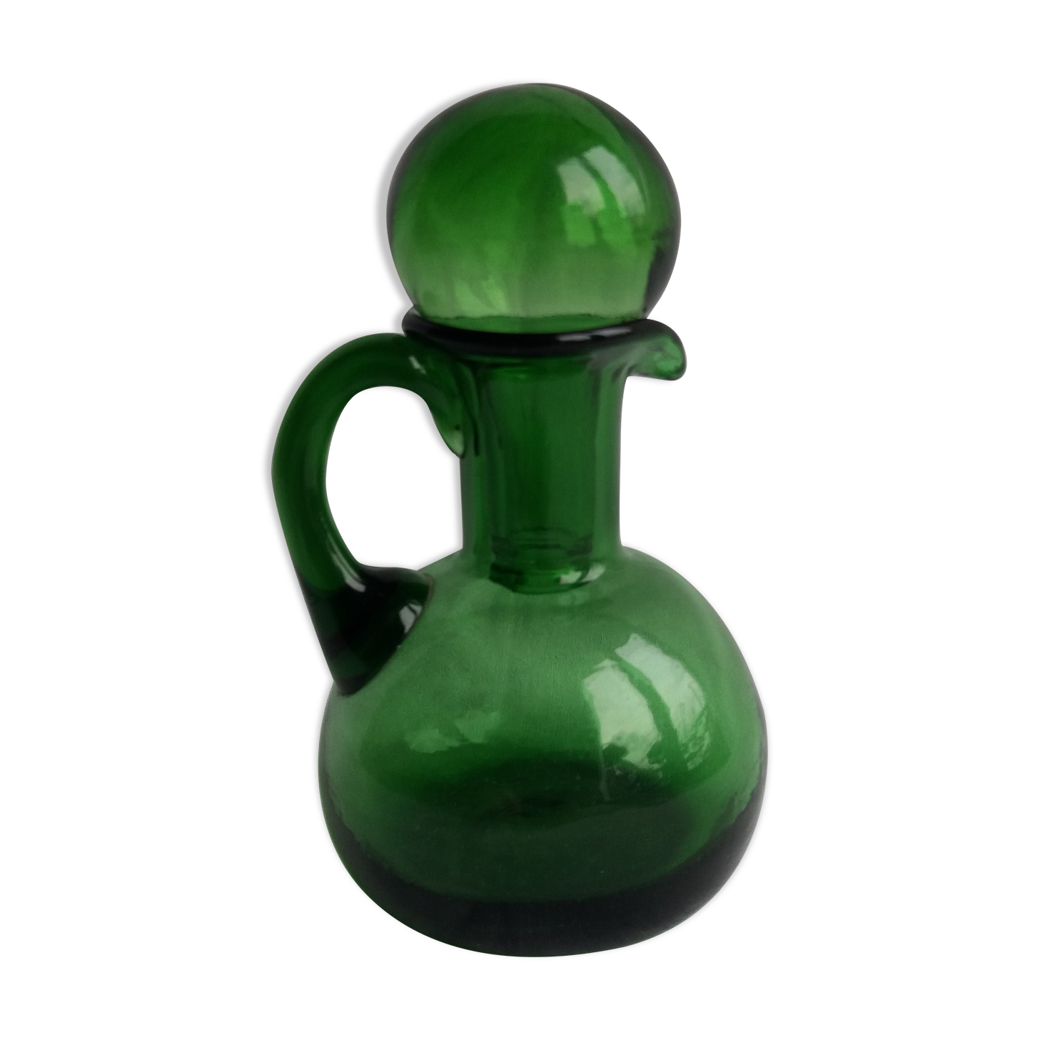 Pichet fiole de chimie en verre vert