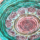 Plat XL vintage en barbotine ajourée aux spirales bleu vert et vieux rose