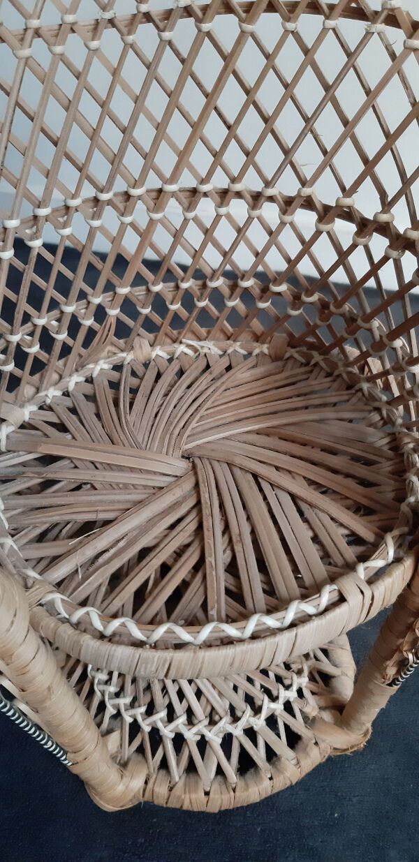 Emmanuel doll armchair