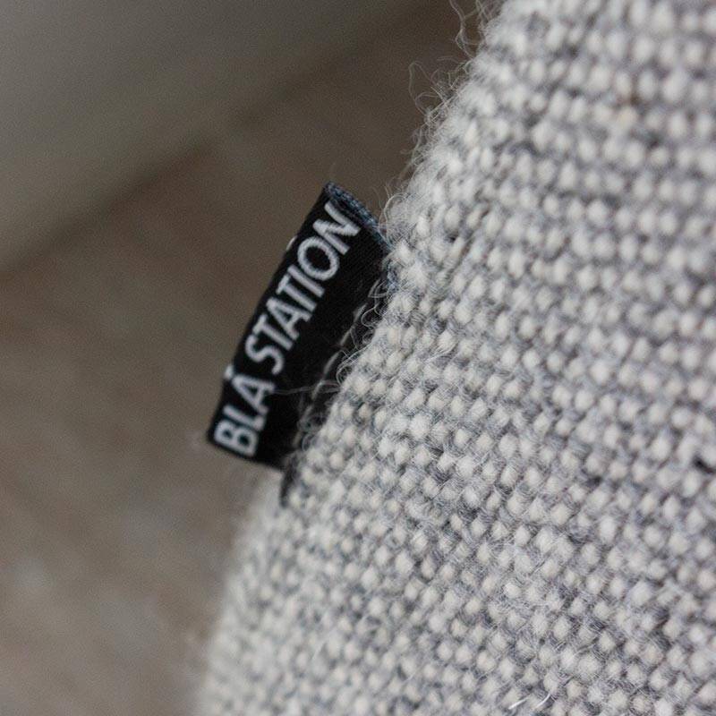 Canapé Bob Split de marque Bla Station en tissu gris