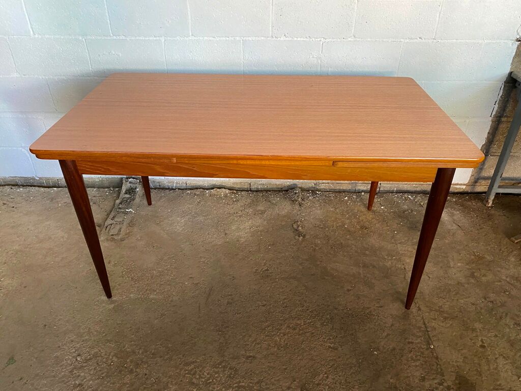 Scandinavian extendable table in vintage teak an60