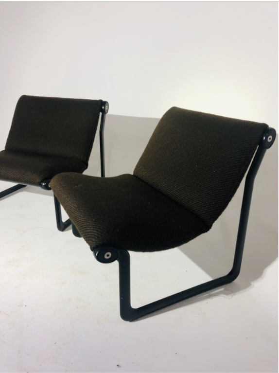 Pair of Morisson & Hannah Knoll armchairs