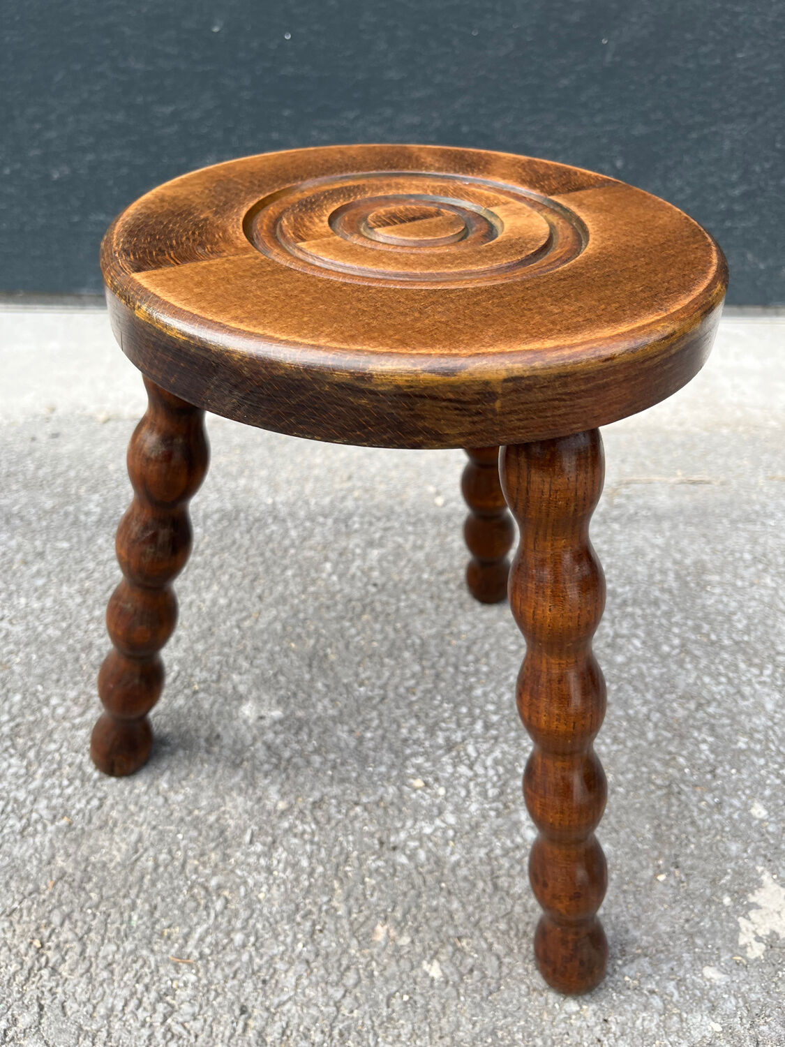 Tripod stool