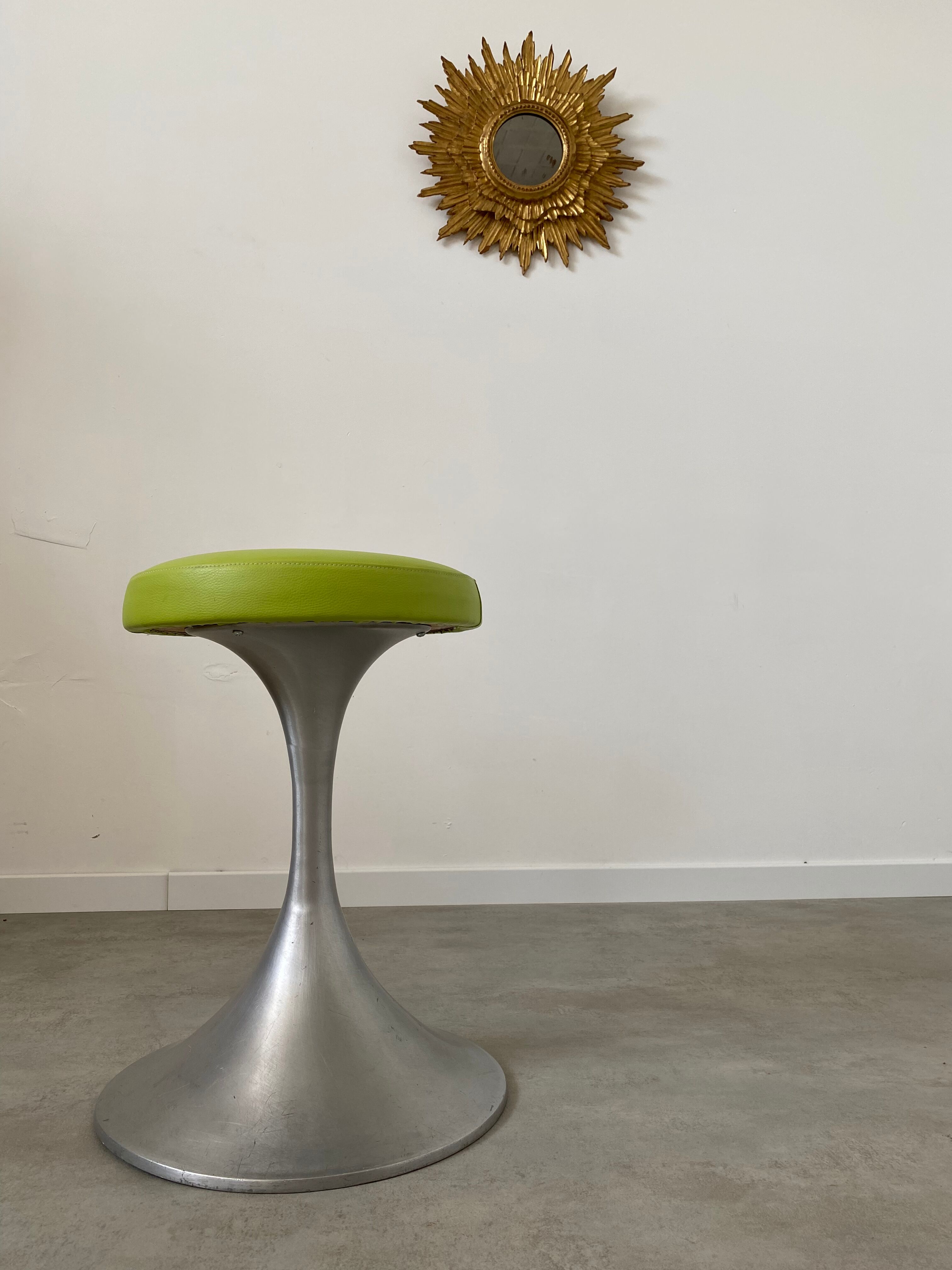 Old Stool Space Age, foot tulip alu metal vintage 70s
