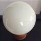Lampe scandinave vintage en bois et opaline
