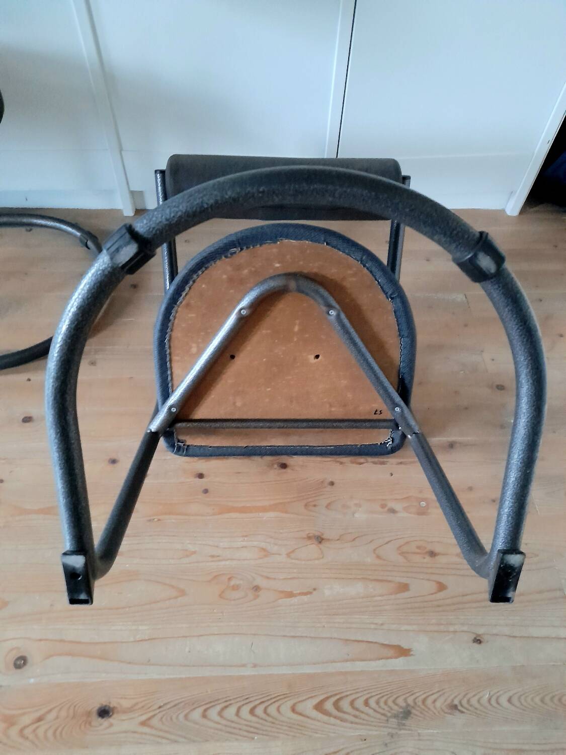 Set of 4 80s dining room chairs