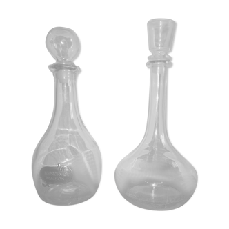 Set of 2 glass decanters