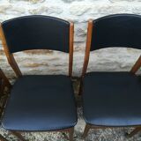 Scandinavian chairs in skaï