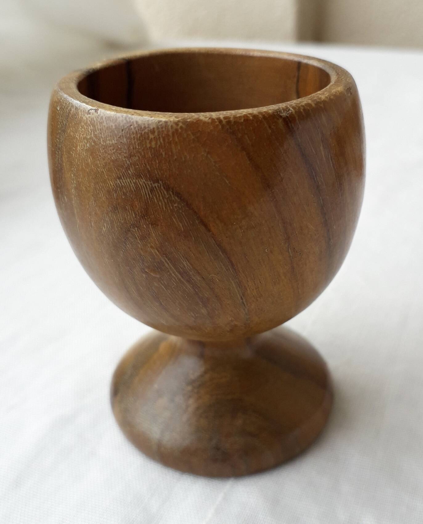 6 wooden egg cups