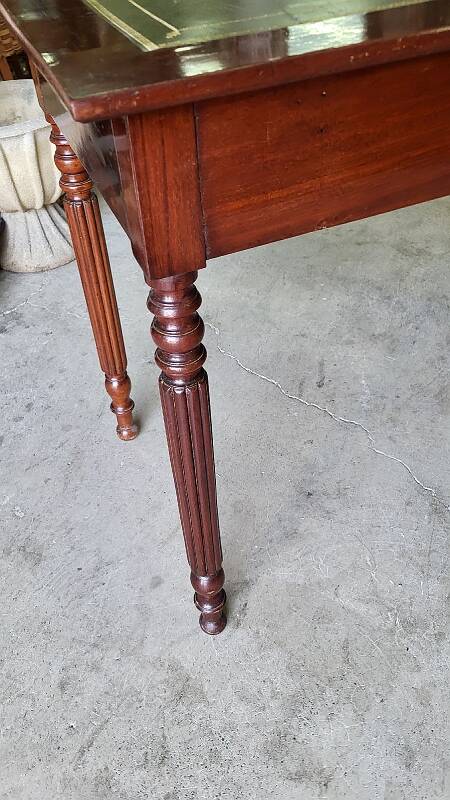 SMALL WRITING DESK WITH 1 DRAWER IN MAHOGANY