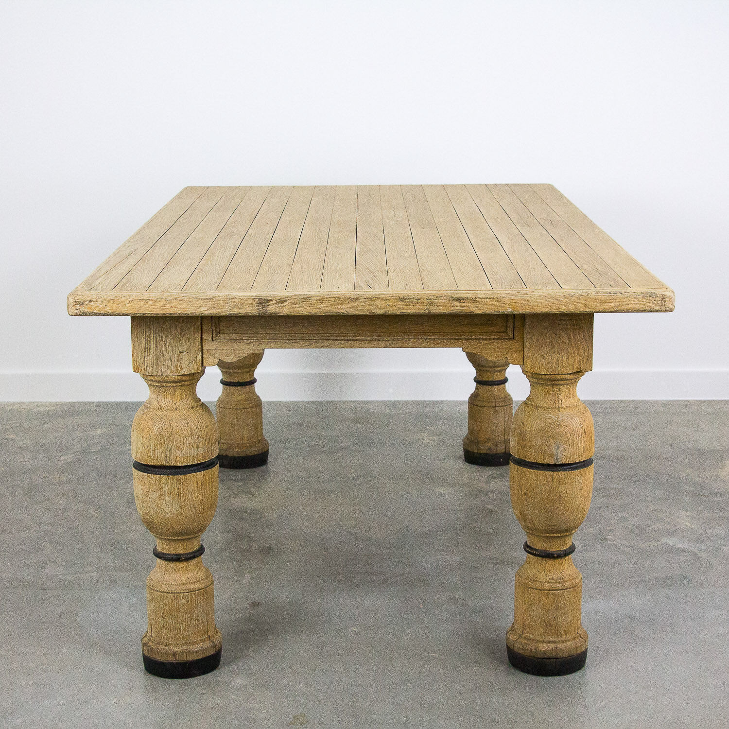 Table à manger en chêne