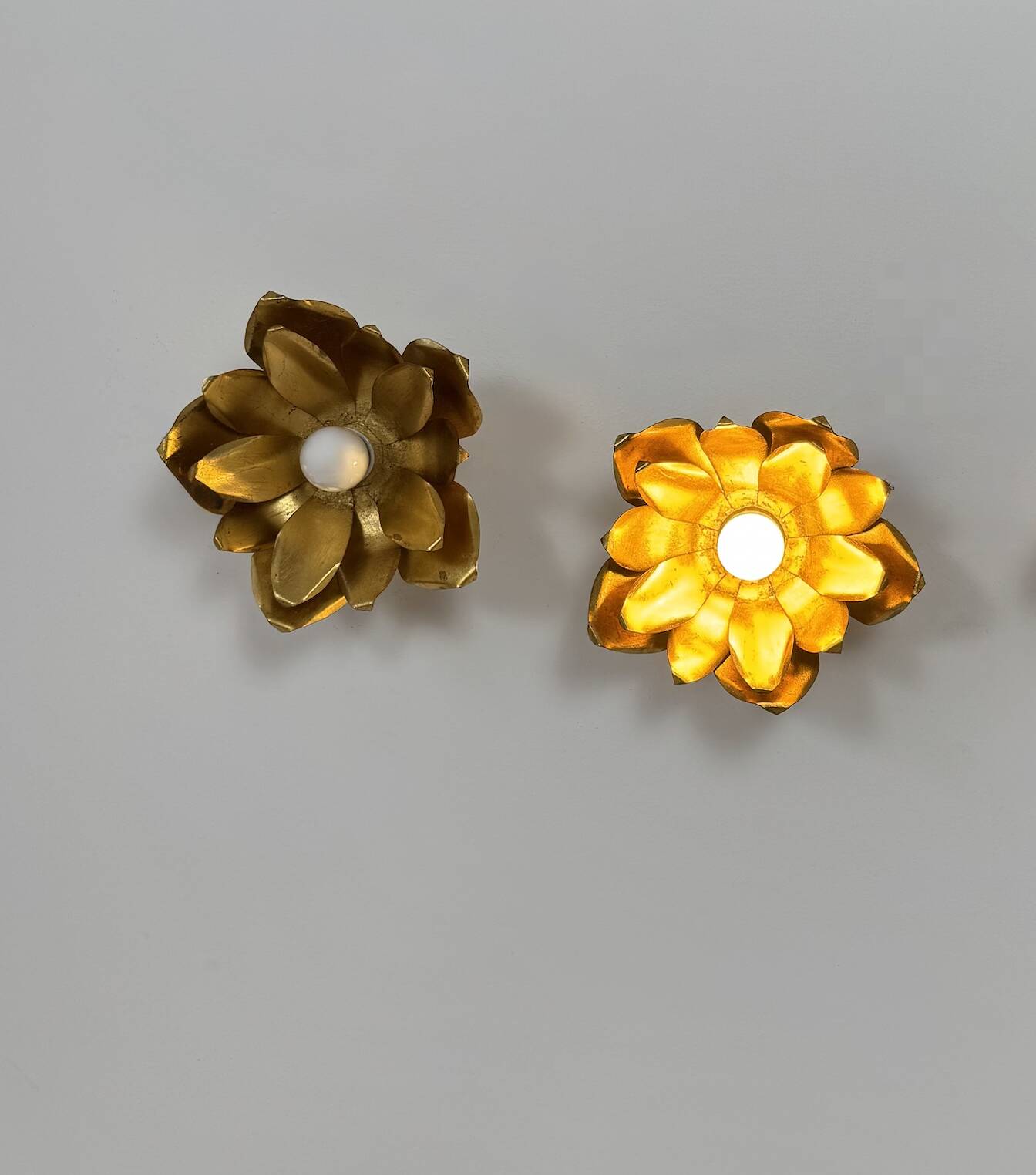Pair of vintage flower wall lights, gilded metal, France, 1970.