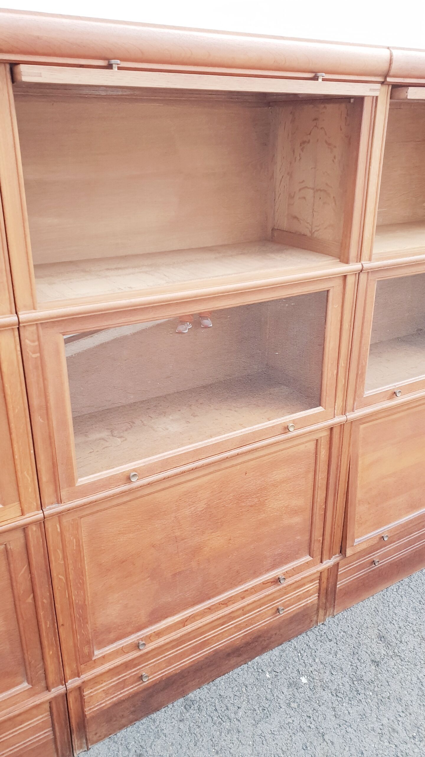 Vintage notary library