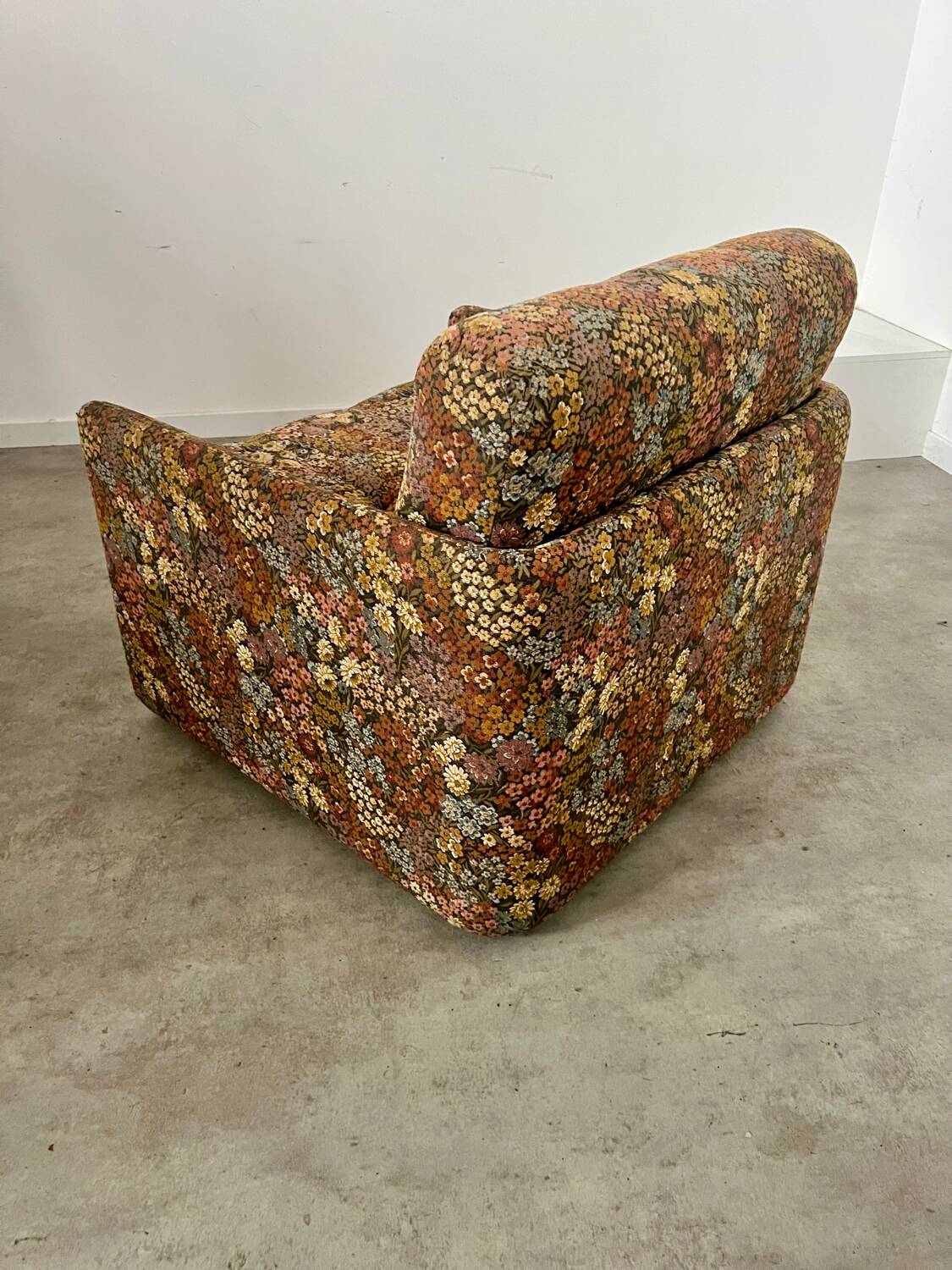 Old floral pattern armchair design Wittmann Austria Josef Hauffmann vintage