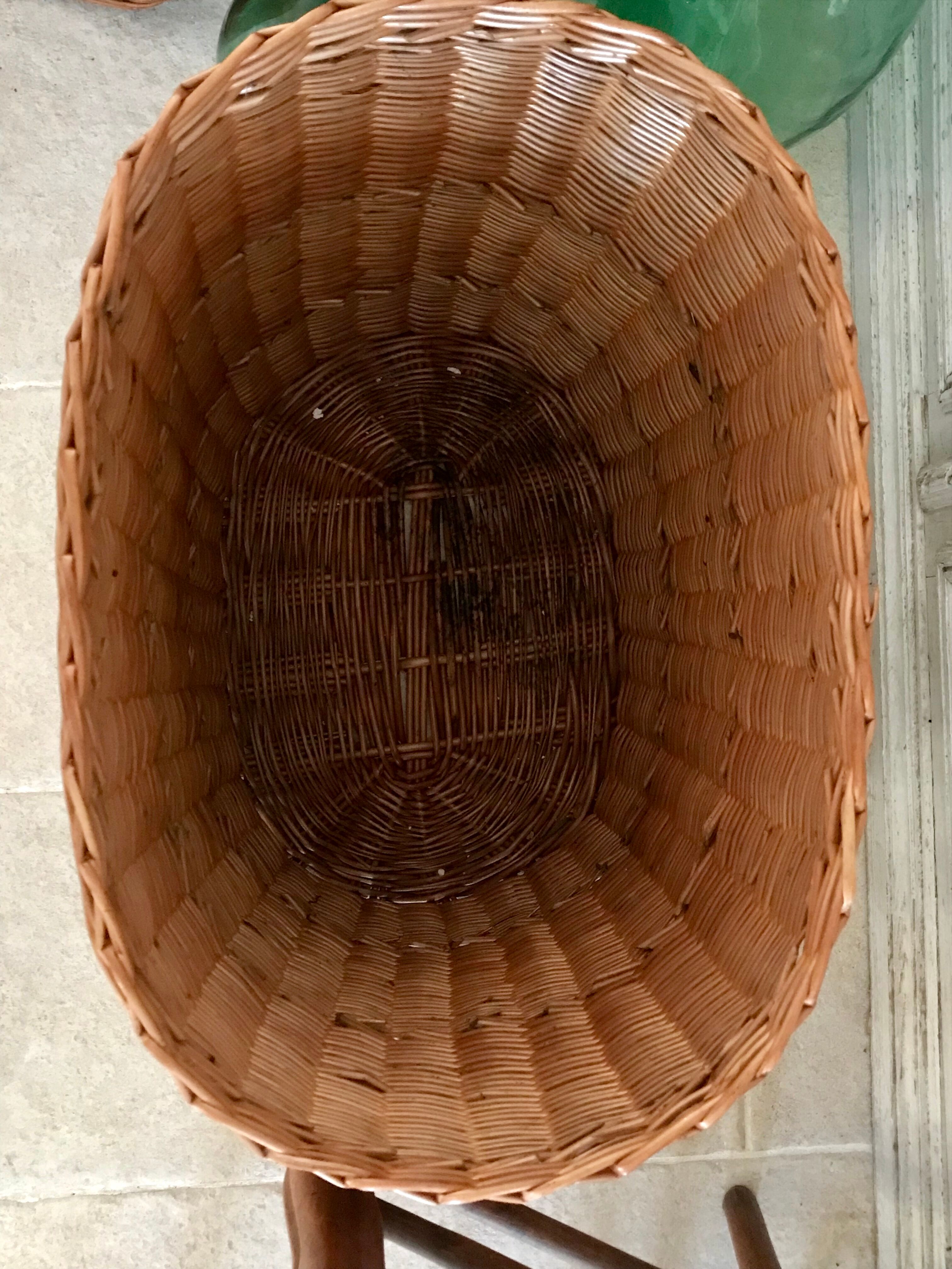 Wicker laundry basket