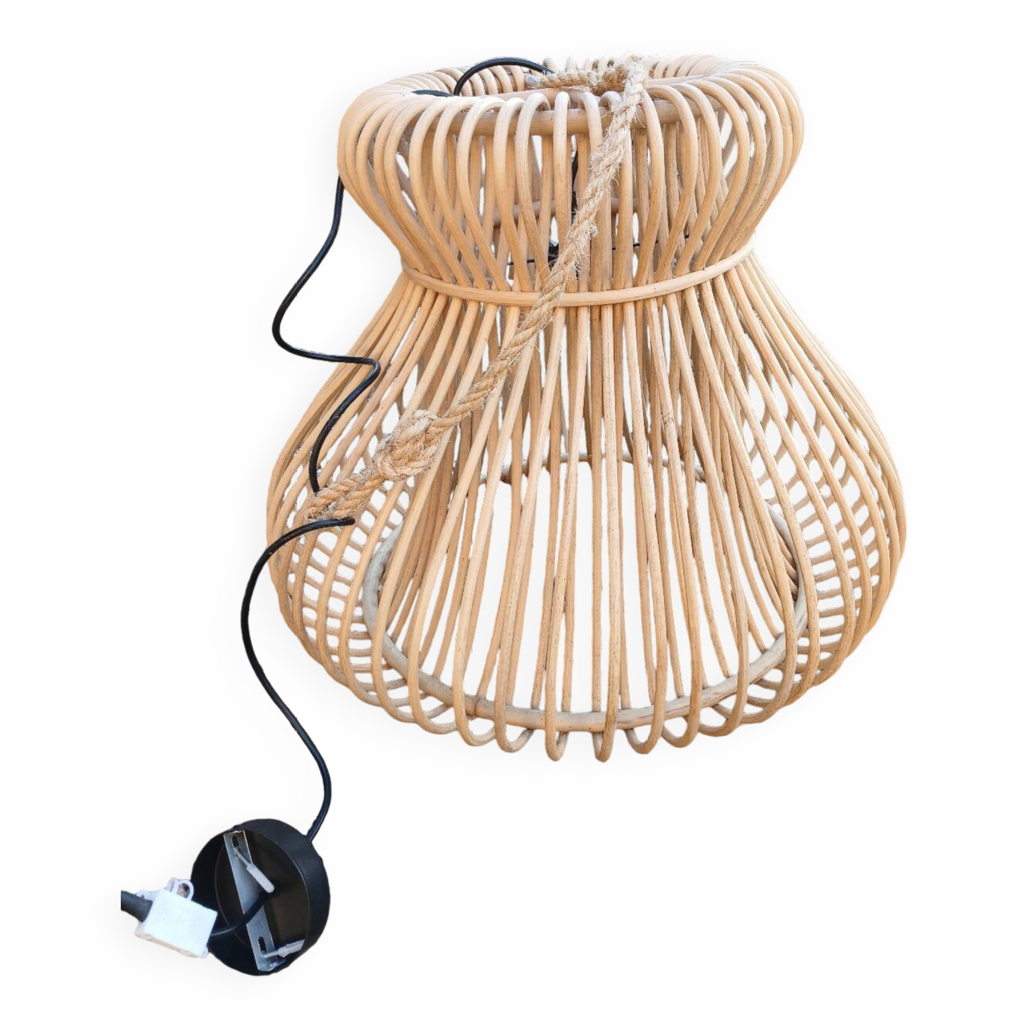 Natural rattan pendant light