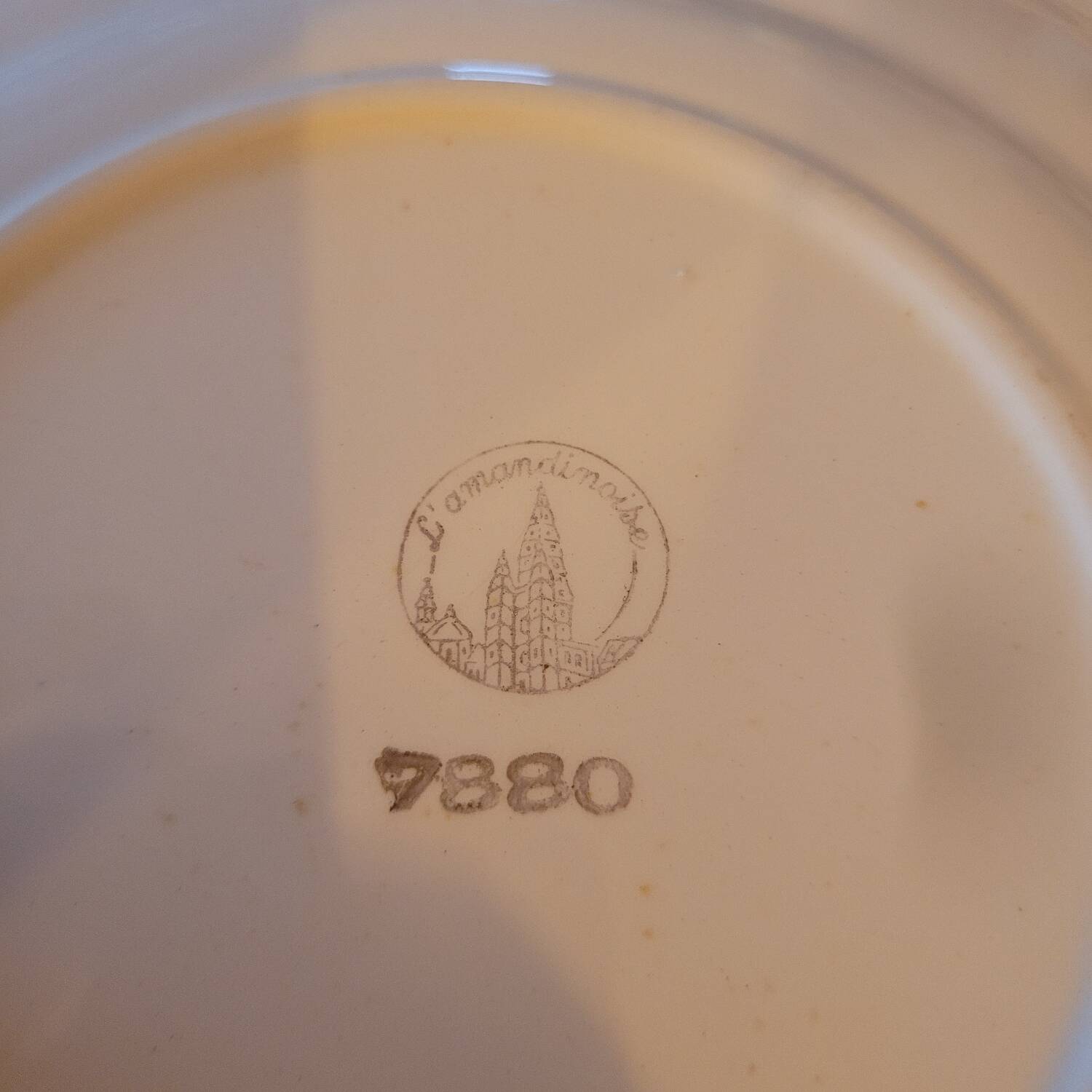 Amandinoise dinner plates