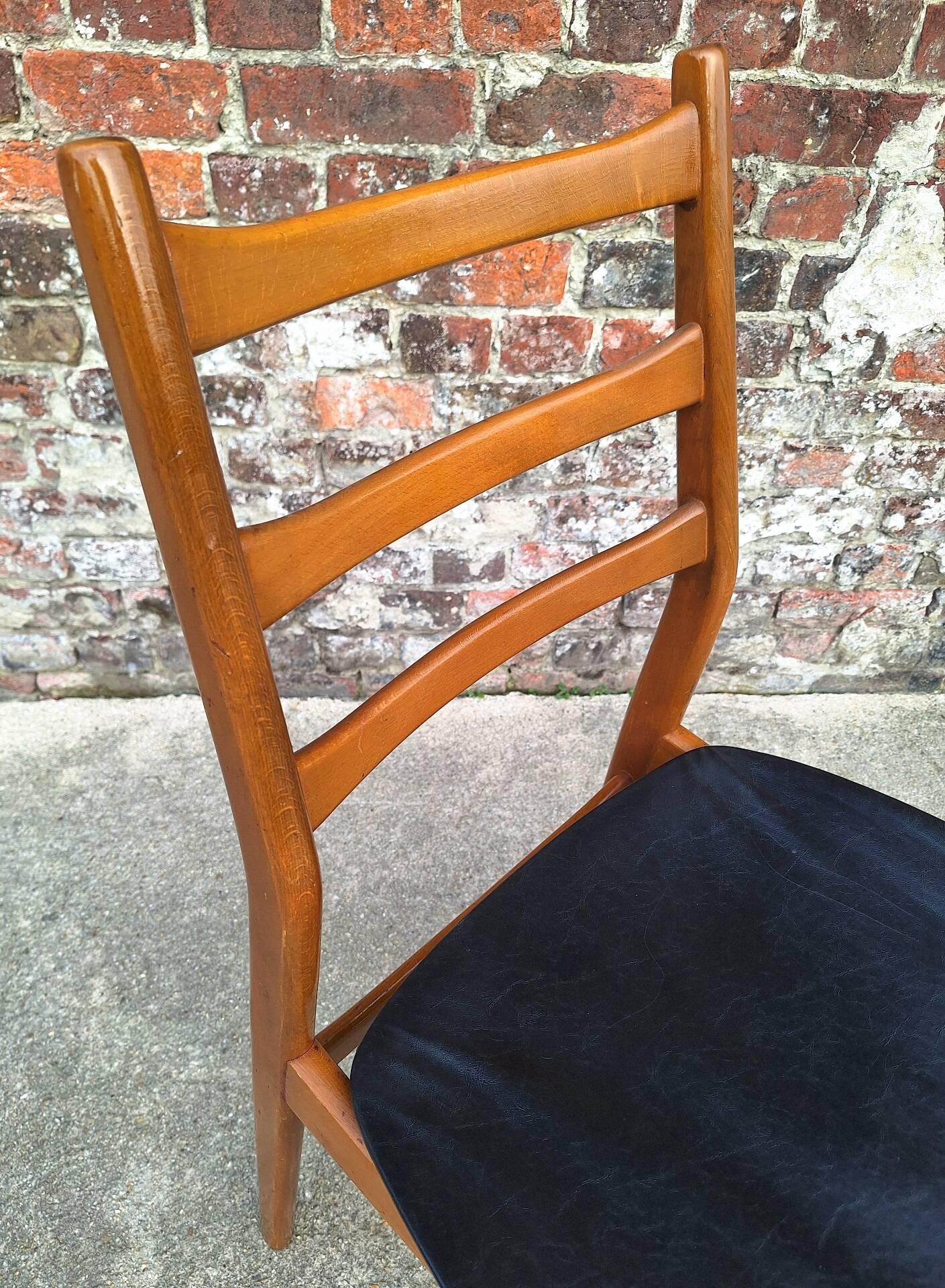 Set of 4 Casala chairs, vintage Scandinavian design seats.