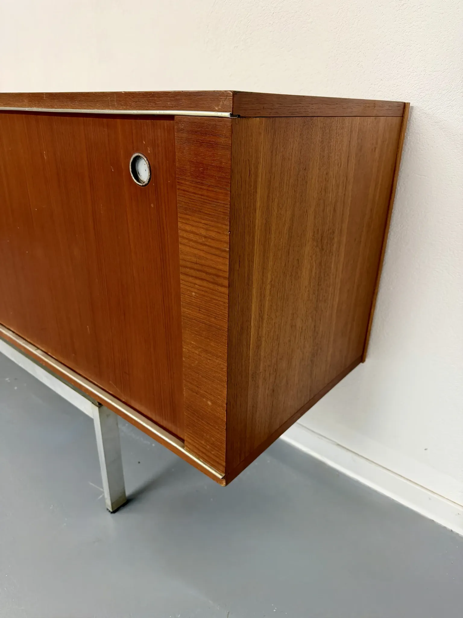 Large sideboard 1960s design Pieter De Bruyne V-Form vintage